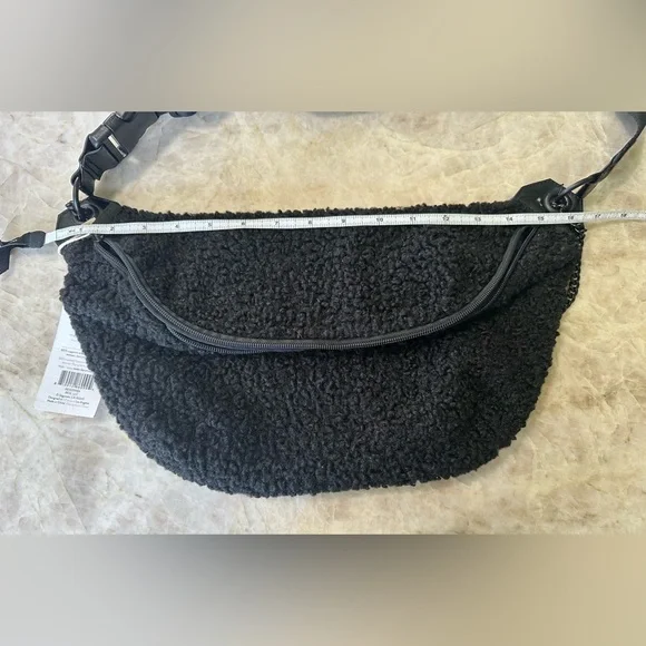 Black Sherpa/Sherling Crossbody Convertible Bum Bag - Picture 7 of 11